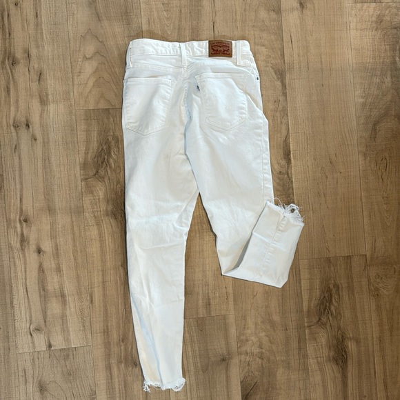 Women’s white Levi’s 721 High Rise Skinny Ankle with destruction size 26 - Picture 1 of 5